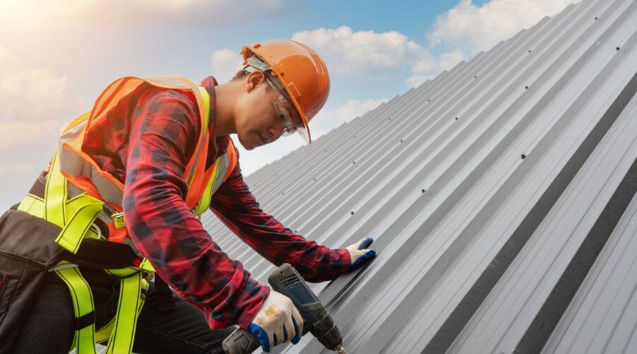 Owens Corning roofing contractor in Chalmers, IN