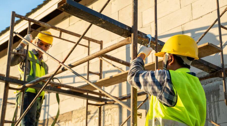 Expert Emergency Roof Repairs services in Chalmers, IN